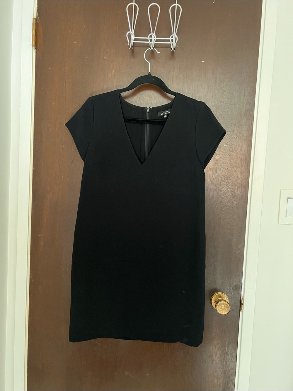 Babaton Black V-Neck Short-Sleeve Shift Dress